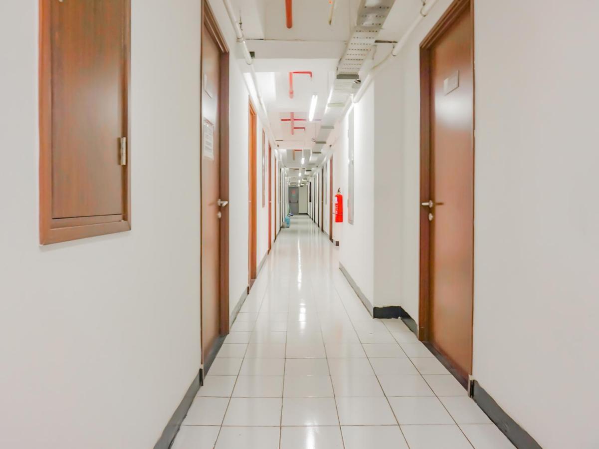 Oyo 90241 Sirooms Apartmen Gunung Putri Богор Екстер'єр фото