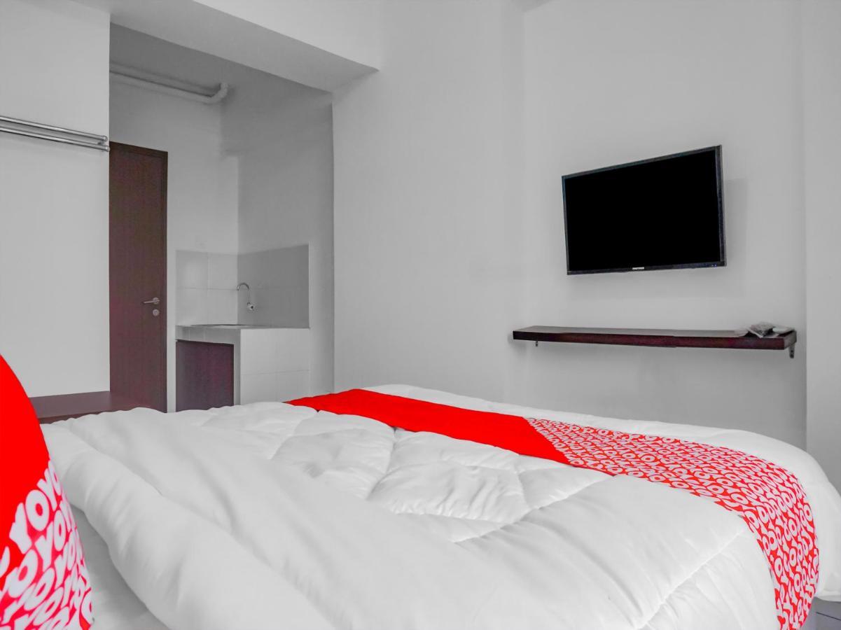 Oyo 90241 Sirooms Apartmen Gunung Putri Богор Екстер'єр фото